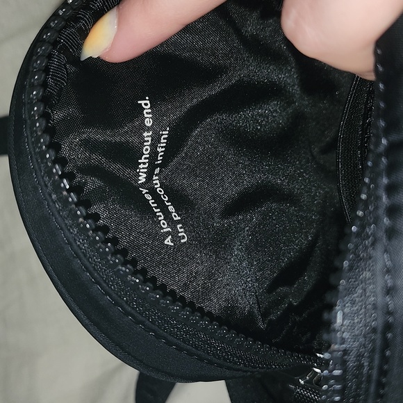 Team Canada Lululemon Crossbody - Picture 4 of 6